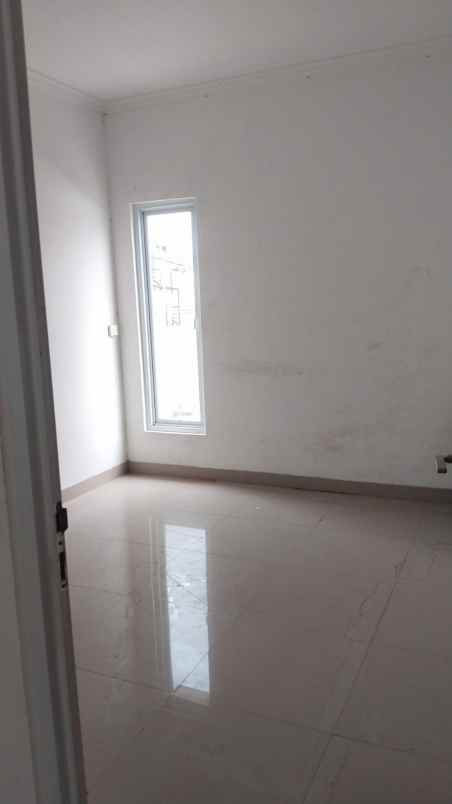 dijual rumah cluster de khirani tapos depok