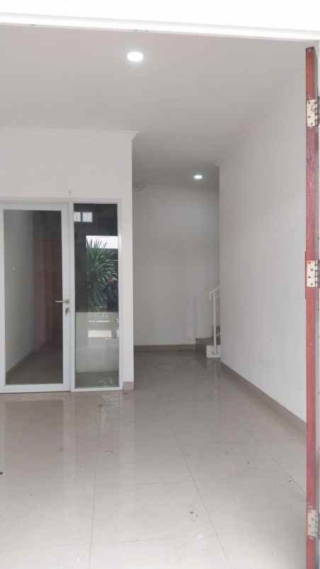 dijual rumah cluster de khirani tapos depok