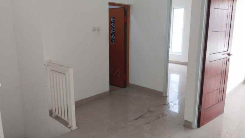 dijual rumah cluster de khirani tapos depok