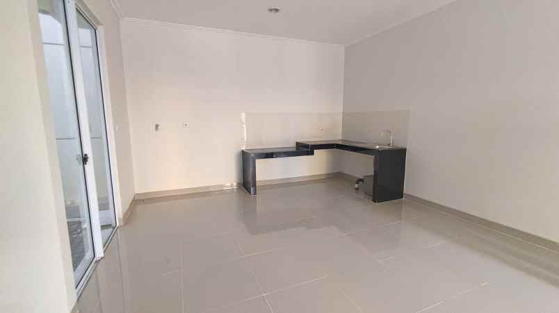 dijual rumah cluster eropa sedayu city