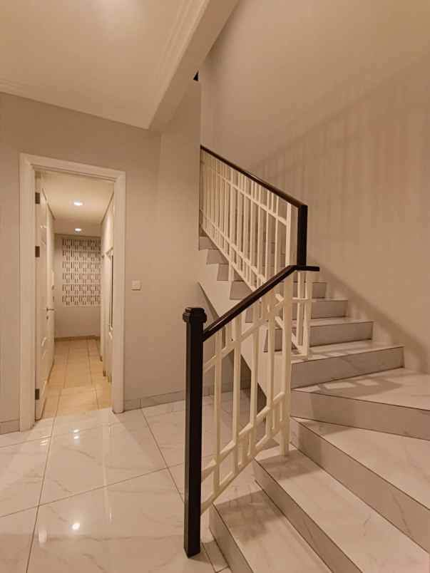 dijual rumah cluster jasmia summarecon