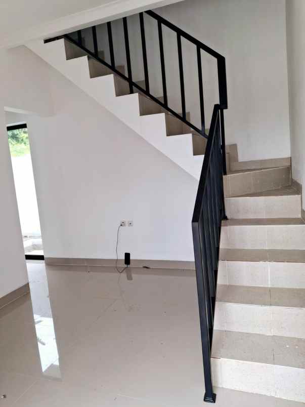 dijual rumah cluster jatihandap