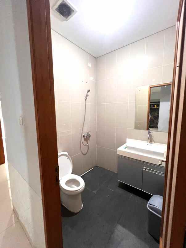 dijual rumah cluster jura metland