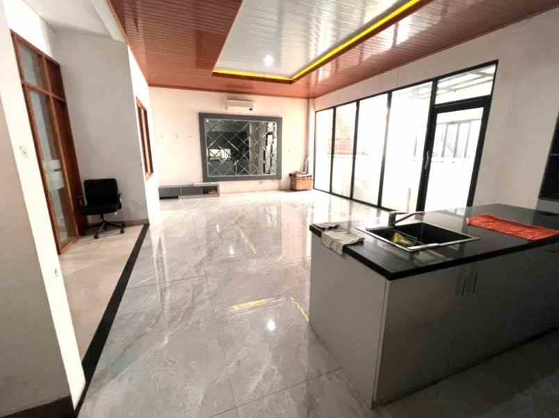 dijual rumah cluster jura metland