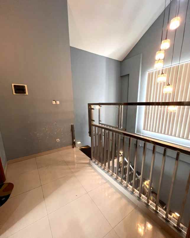 dijual rumah cluster jura metland