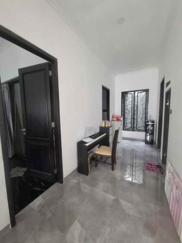dijual rumah cluster mewah di solobaru