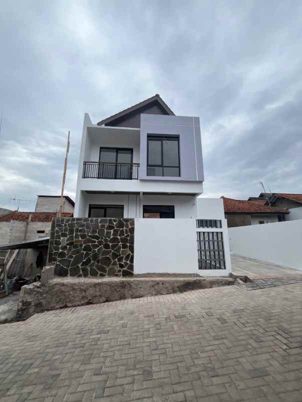 dijual rumah cluster nara house nagrog