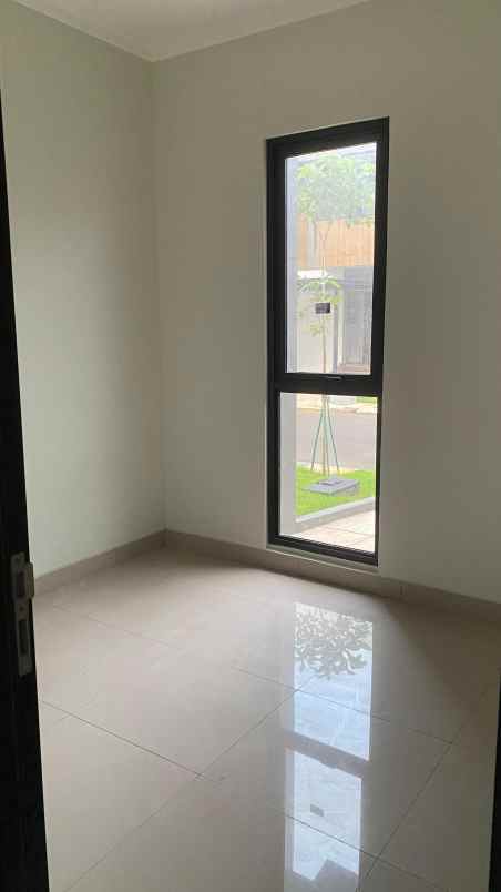 dijual rumah cluster regia summarecon
