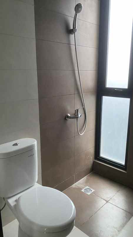 dijual rumah cluster regia summarecon