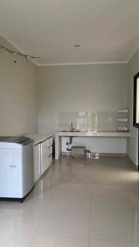 dijual rumah cluster regia summarecon