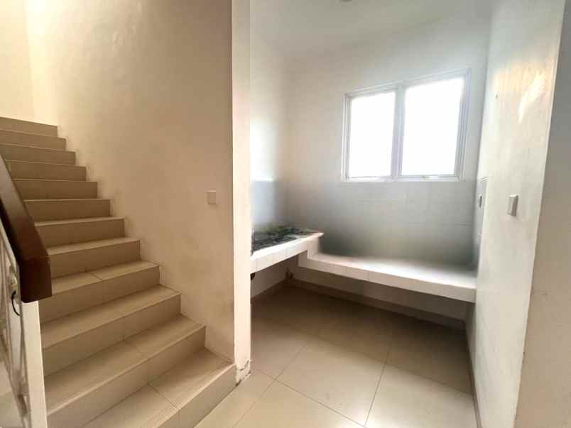 dijual rumah cluster thames jgc jakarta