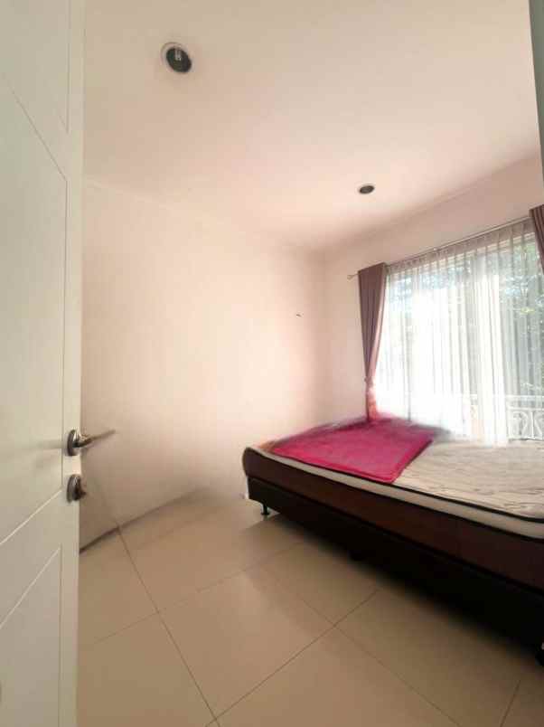 dijual rumah cluster thames jgc jakarta