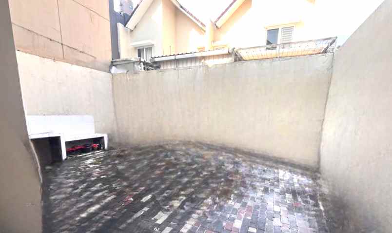 dijual rumah cluster thames jgc jakarta