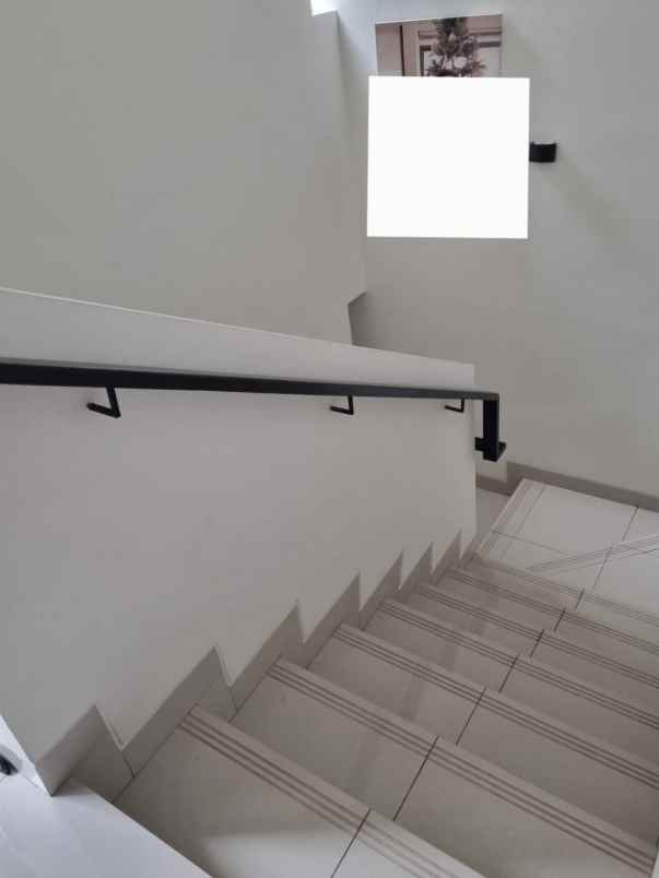 dijual rumah cluster wisteria metland