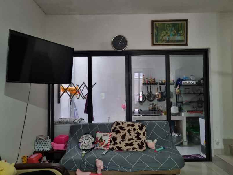 dijual rumah cluster wisteria metland