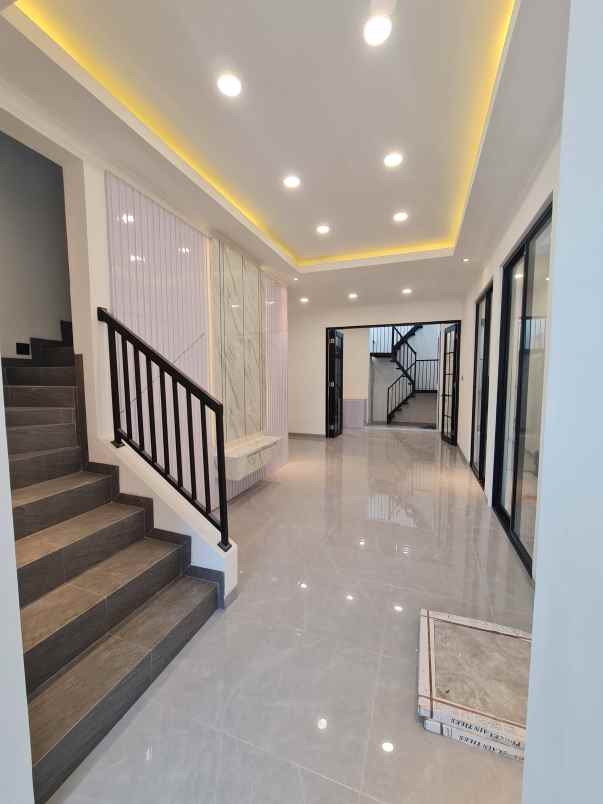 dijual rumah darmo permai timur surabaya