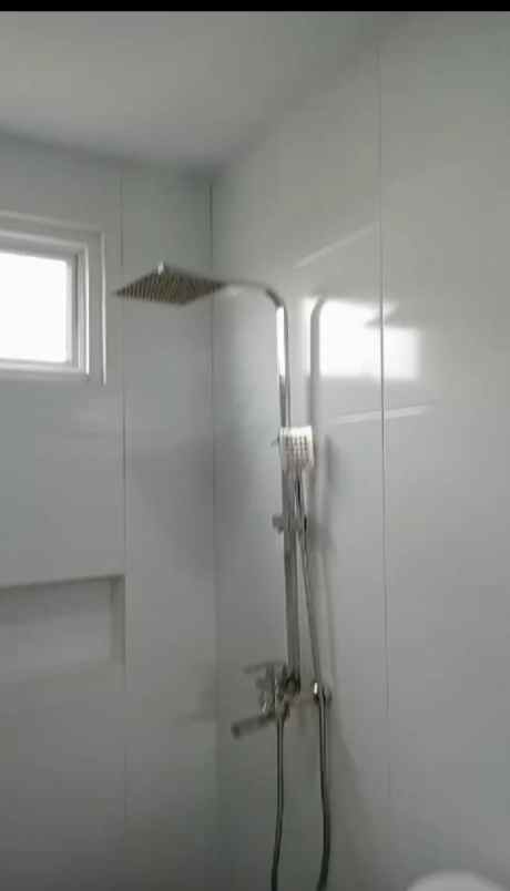 dijual rumah de araz residence tapos depok