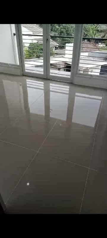 dijual rumah de araz residence tapos depok