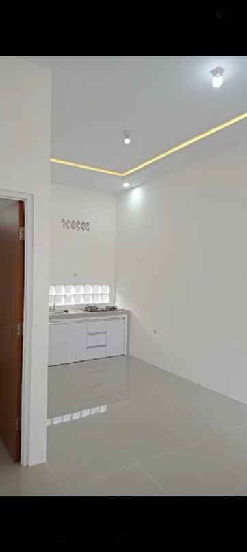 dijual rumah de araz residence tapos depok