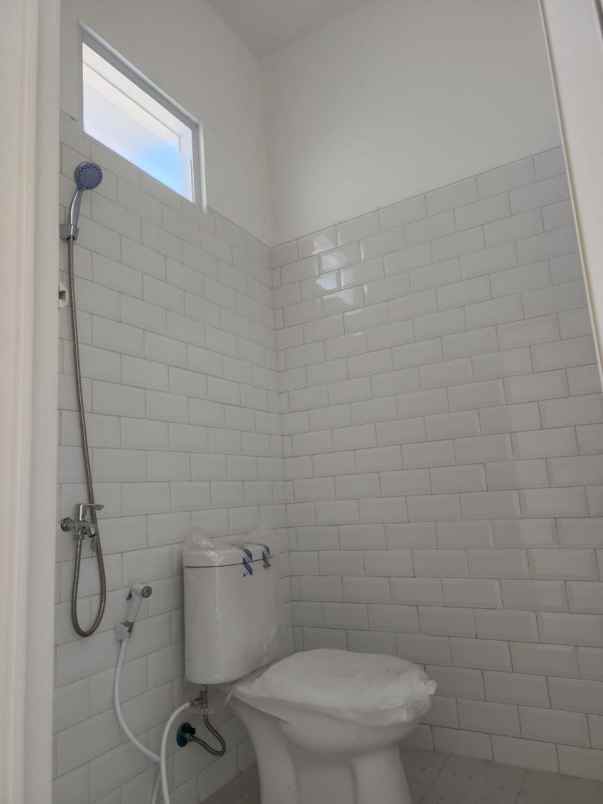 dijual rumah depok 2