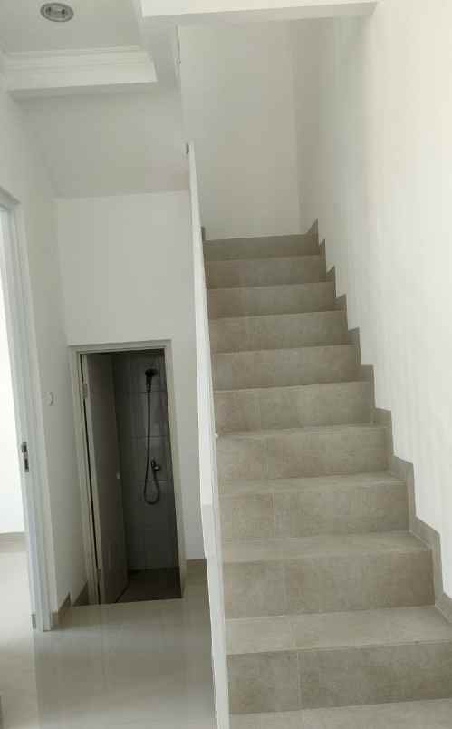 dijual rumah depok dua