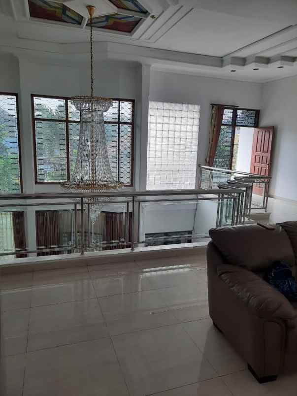 dijual rumah dharmahusada indah utara