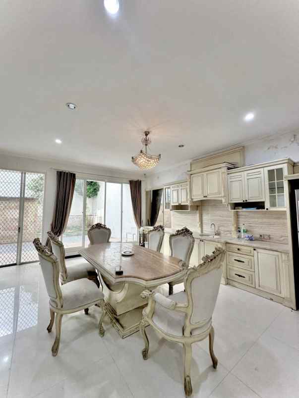 dijual rumah dharmahusada megah permai