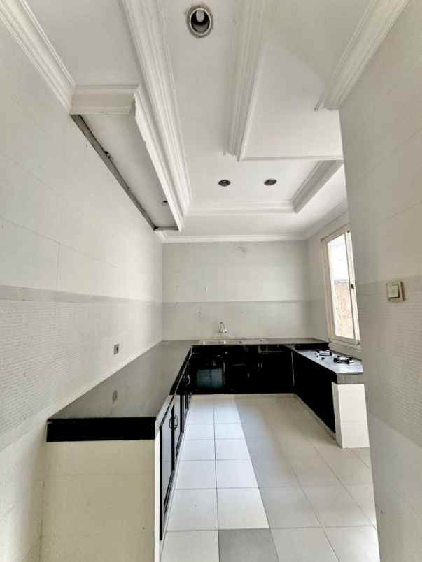 dijual rumah dharmahusada megah permai