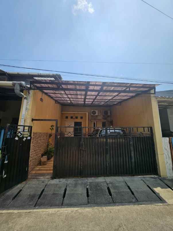 dijual rumah di bcs