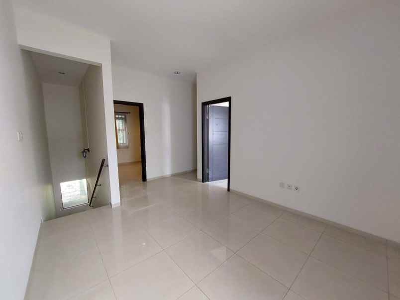 dijual rumah di cipedes bandung