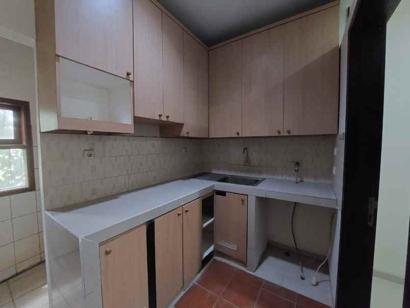 dijual rumah di cipedes bandung