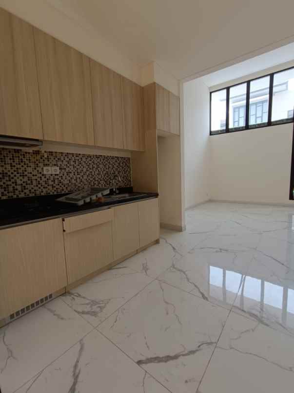 dijual rumah di jakarta garden city cluster matana