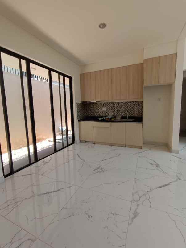 dijual rumah di jakarta garden city cluster matana