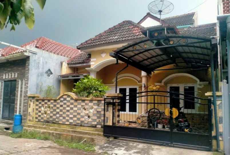 dijual rumah di kpa sendangmulyo semarang