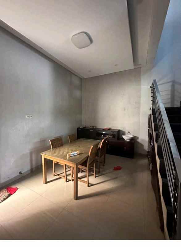 dijual rumah di medoho permai raya semarang