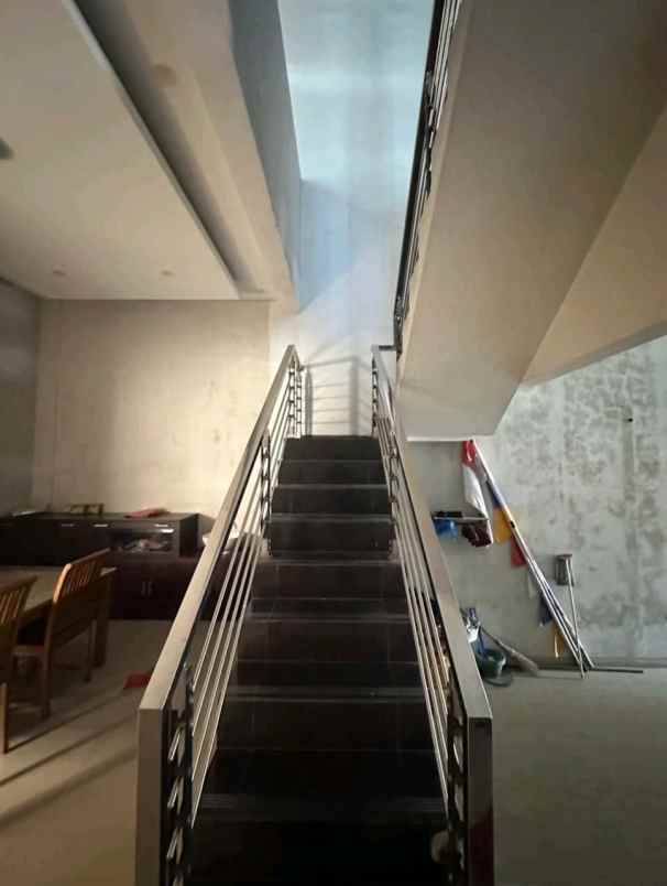 dijual rumah di medoho permai raya semarang