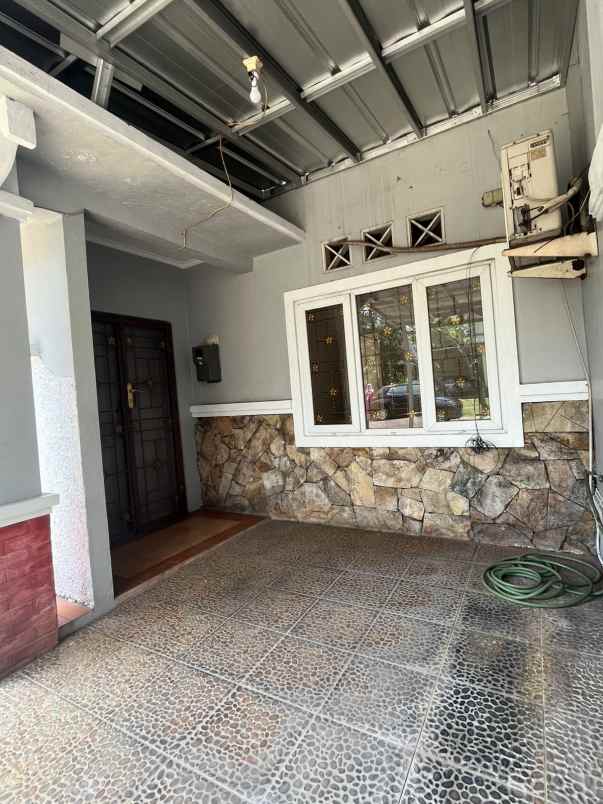dijual rumah di taman kenari nusantara cibubur