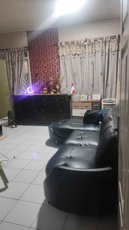 dijual rumah dijual rumah di jl lilium
