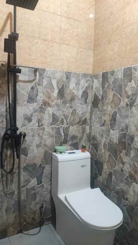 dijual rumah dijual rumah di jl lilium