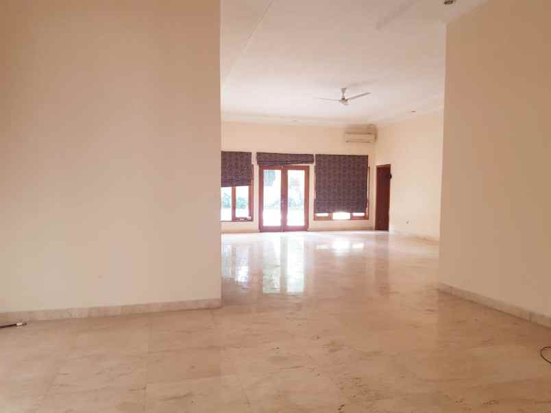 dijual rumah dikemang jakarta selatan