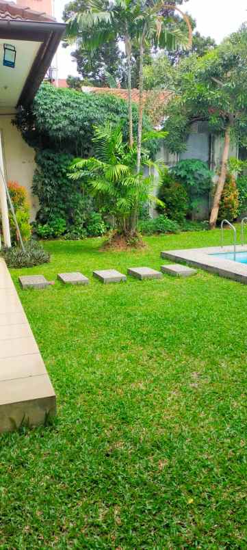 dijual rumah dikemang jakarta selatan