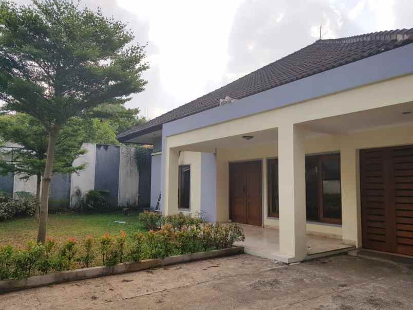 dijual rumah dikemang jakarta selatan