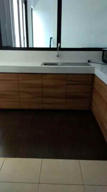 dijual rumah discovery bintaro jaya