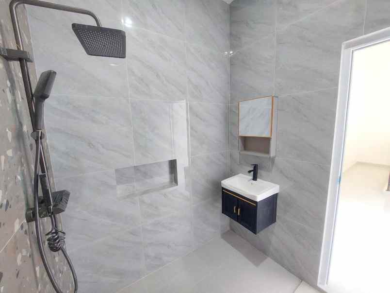 dijual rumah fajar indah baturan