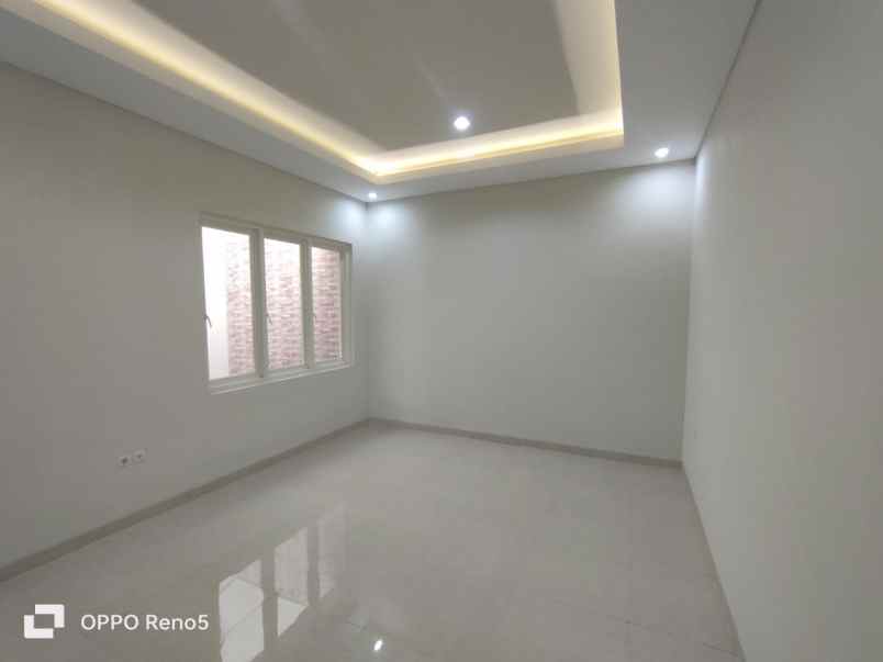 dijual rumah gayungan