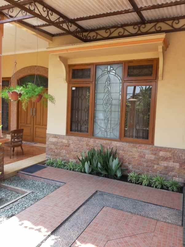 dijual rumah gayungsari pagesangan