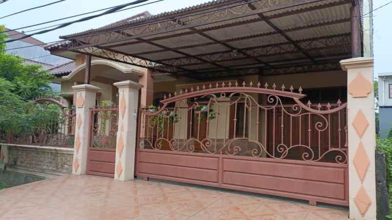 dijual rumah gayungsari pagesangan