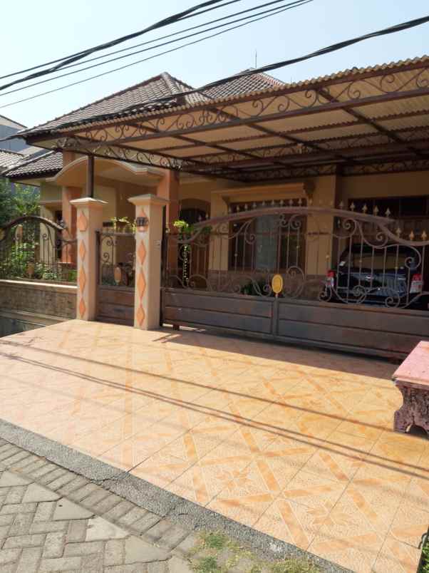 dijual rumah gayungsari pagesangan