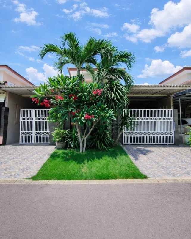 dijual rumah gedangan