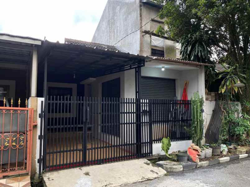 dijual rumah gedebagrme